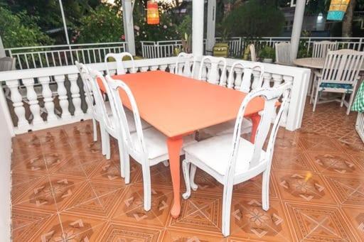 Ohana Guest House Port Mathurin Bagian luar foto