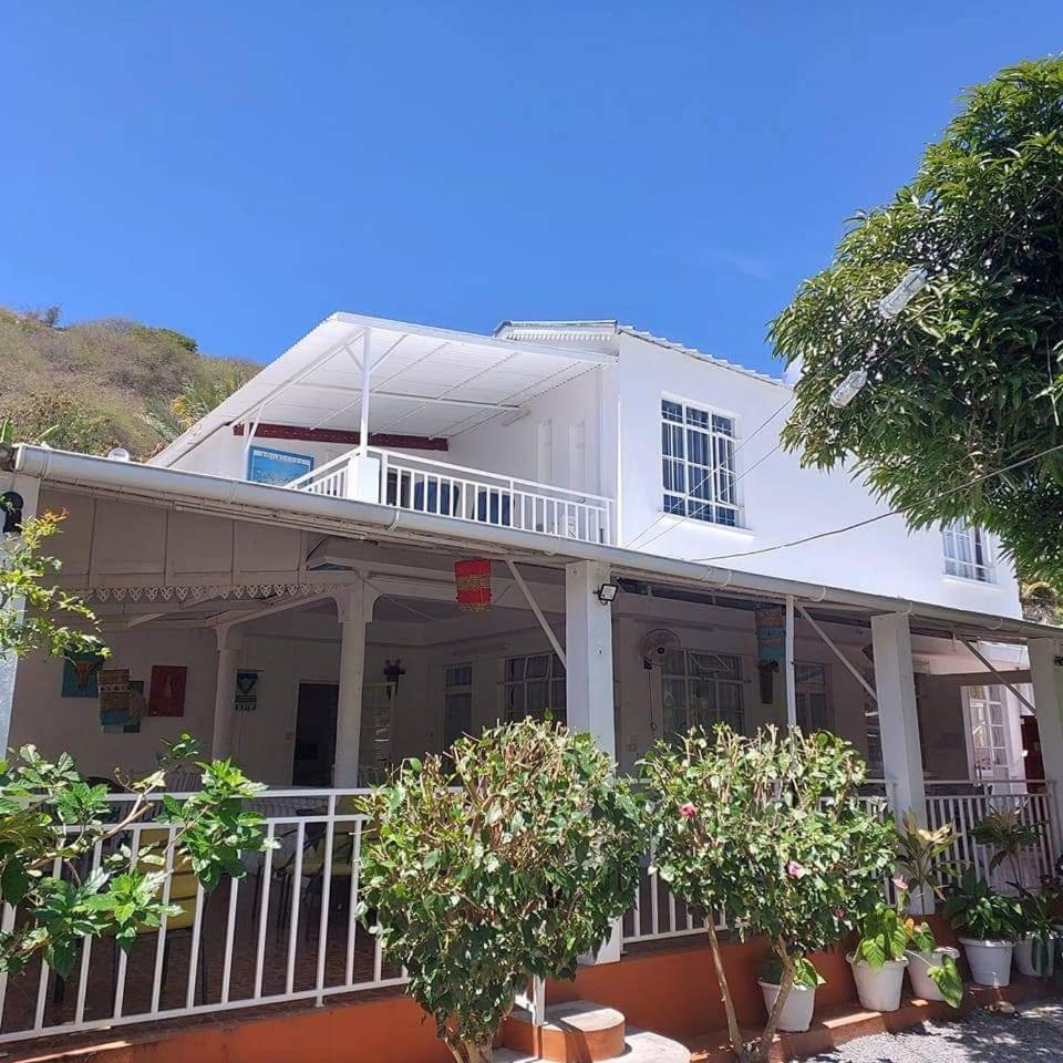 Ohana Guest House Port Mathurin Bagian luar foto